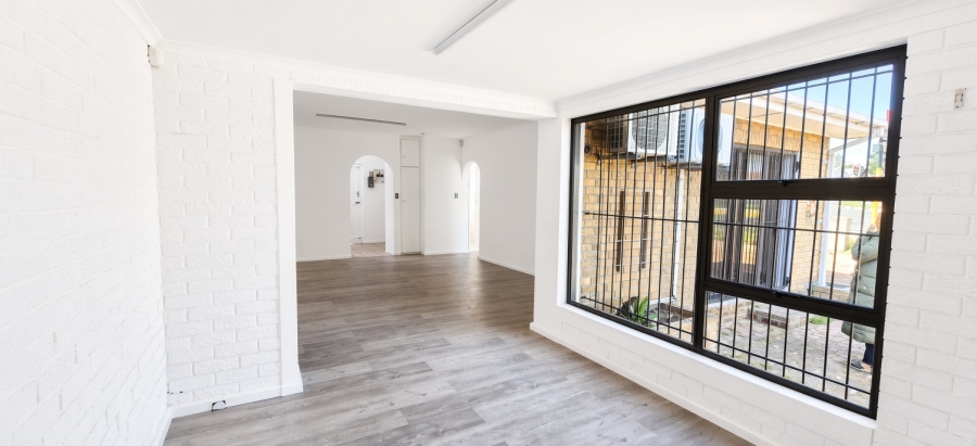 To Let Commercial Property for Rent in Table View Western Cape